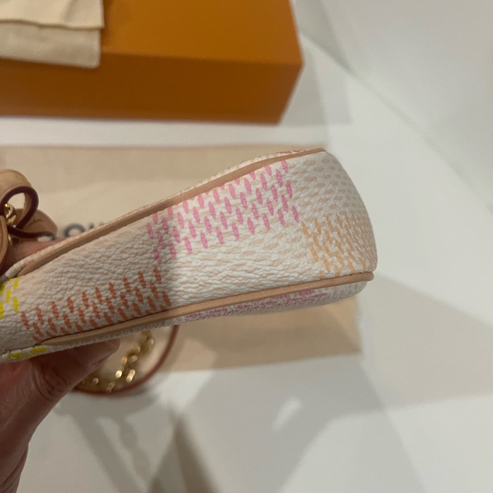 Louis Vuitton Pochette Accessoires NM - Picture 7 of 15